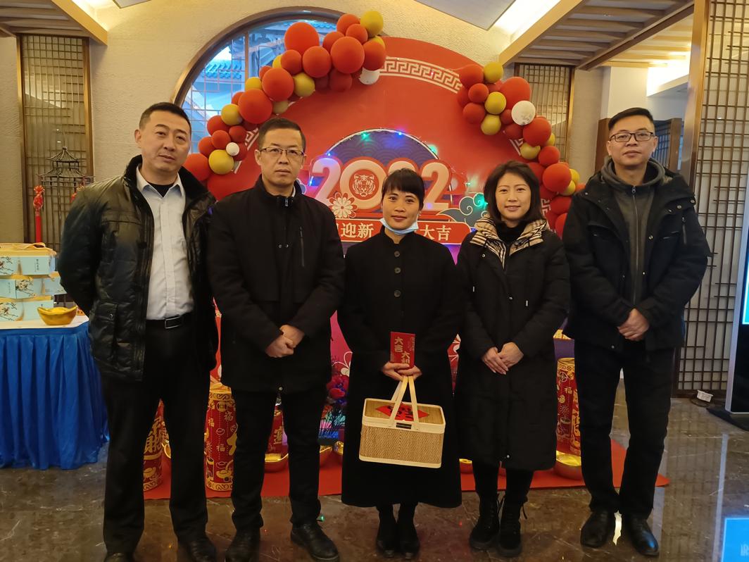 ºëÈó¹«Ë¾Ïòµ¼¿ªÕ¹´º½Ú×ß·ÃοÎÊÔ˶¯2.jpg ºëÈó¹«Ë¾Ïòµ¼¿ªÕ¹´º½Ú×ß·ÃοÎÊÔ˶¯2.jpg